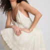 Mini vestido con volantes y ribete de encaje de Paula Echevarría