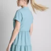 Mini vestido de manga corta con volantes