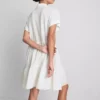 Mini vestido de manga corta con volantes