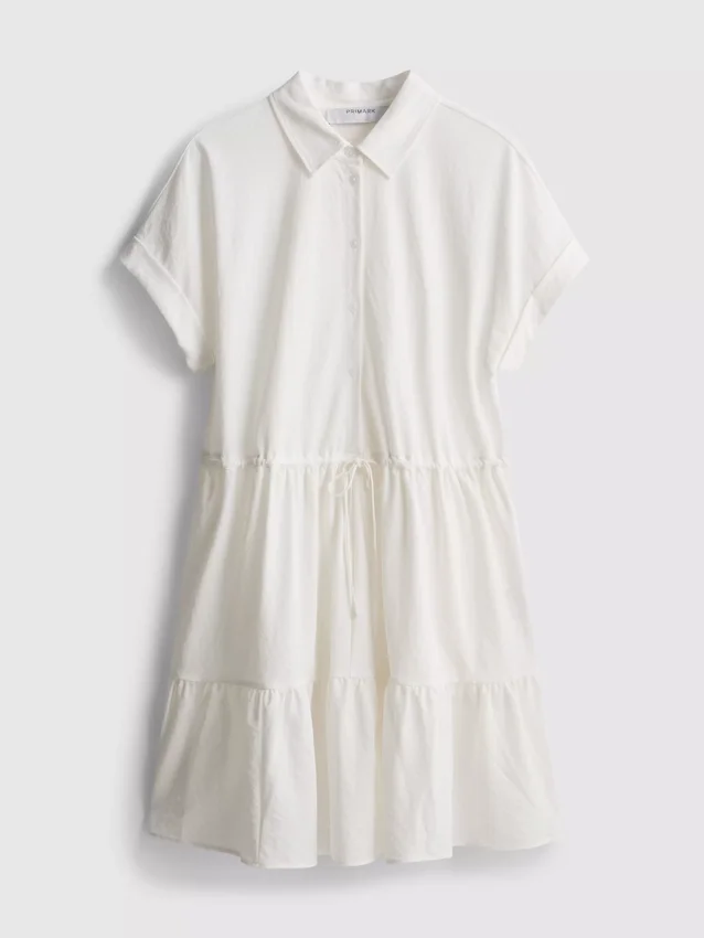 Mini vestido de manga corta con volantes