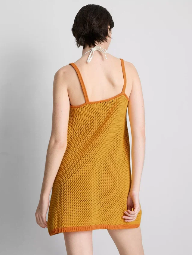 Mini vestido de playa de croché con bordados
