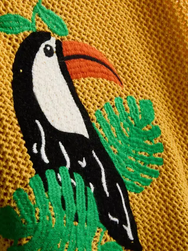 Mini vestido de playa de croché con bordados