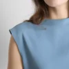 Mini vestido esculpido con mangas casquillo