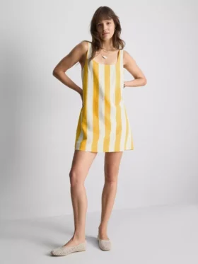 Mini vestido recto estampado