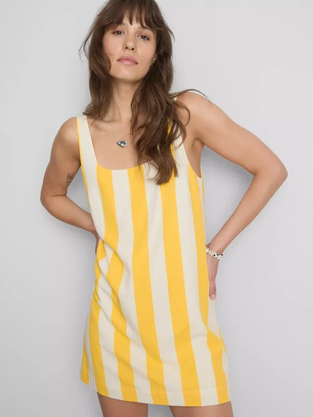 Mini vestido recto estampado