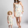 Mini vestido recto estampado