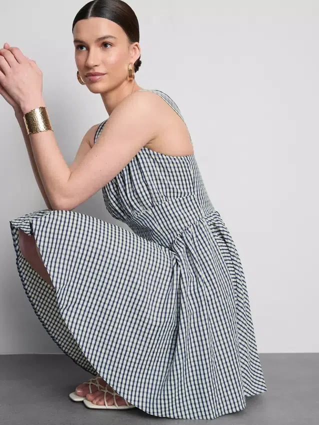 Mini vestido tipo corsé de cuadros vichy