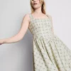 Minivestido con botones tipo corsé