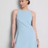 Minivestido de cuello cuadrado