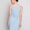 Minivestido de cuello cuadrado