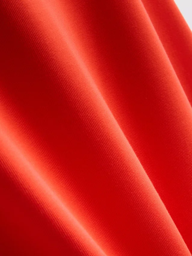 Minivestido de cuello cuadrado
