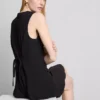 Minivestido sin mangas con cuello en V