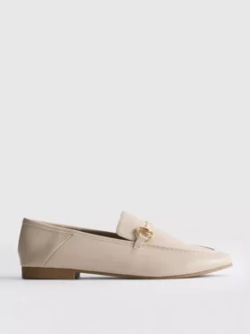 Mocasines con detalle de brida