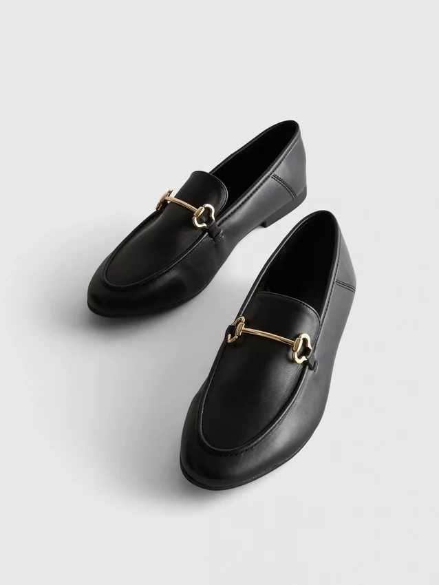 Mocasines con detalle de brida