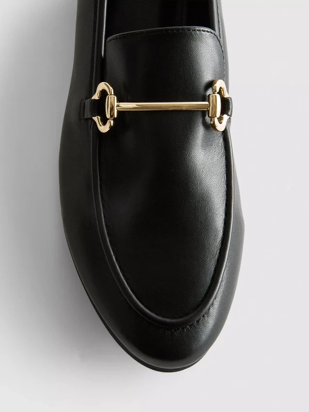 Mocasines con detalle de brida