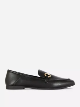 Mocasines con hebilla de imitación de cuero