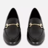 Mocasines con hebilla de imitación de cuero