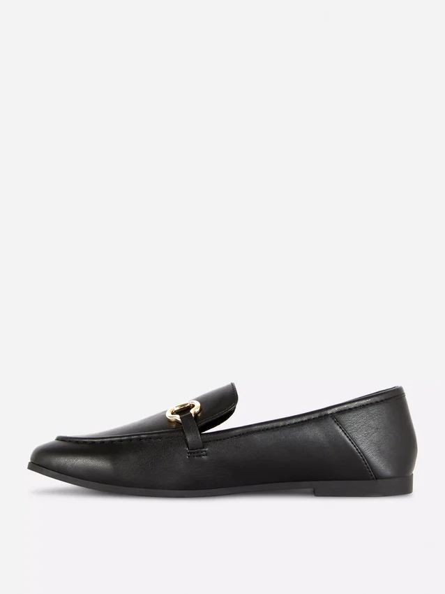 Mocasines con hebilla de imitación de cuero