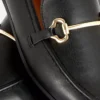 Mocasines con hebilla de imitación de cuero