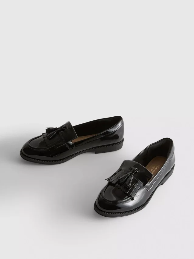 Mocasines de charol de horma ancha