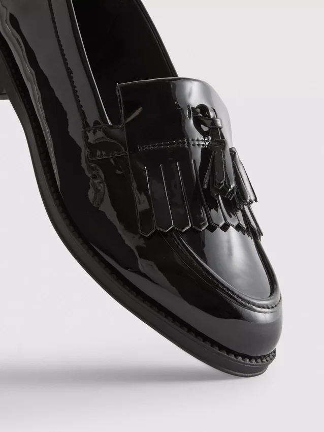 Mocasines de charol de horma ancha