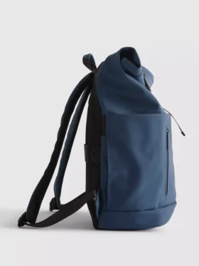 Mochila con cierre enrollable