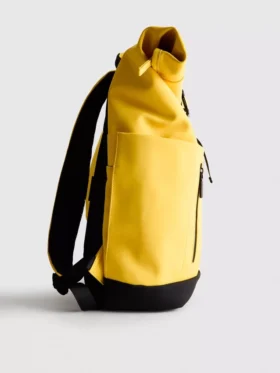 Mochila con cierre enrollable