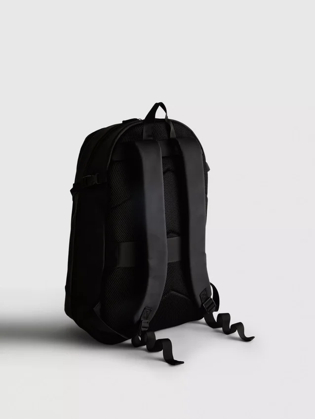 Mochila con cremallera para el transporte diario