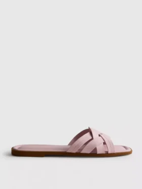 Mules con tiras entrelazadas