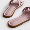 Mules con tiras entrelazadas