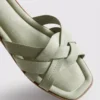 Mules con tiras entrelazadas