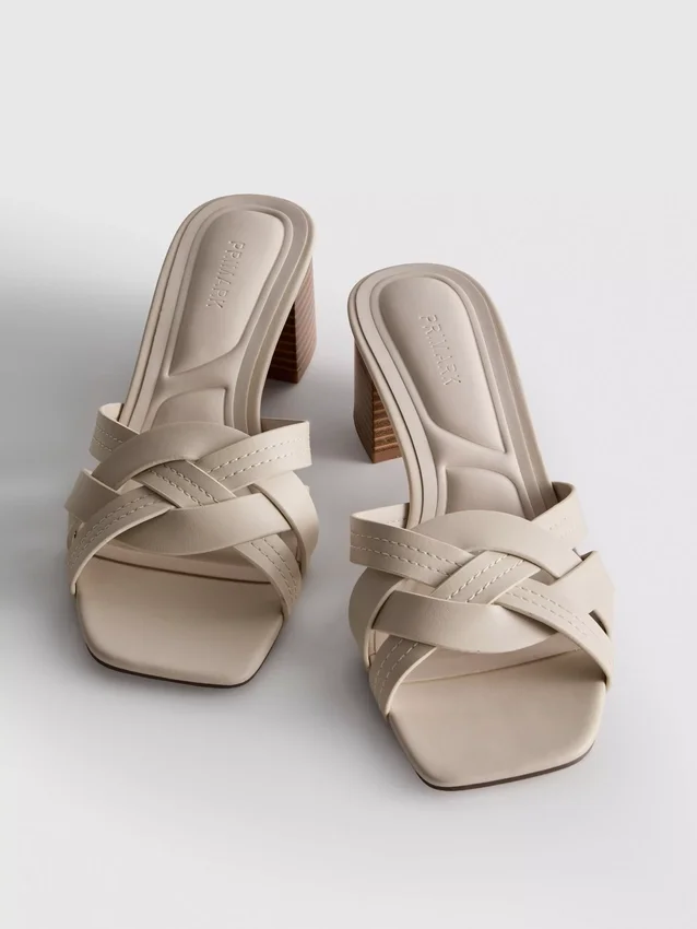 Mules de tacón grueso con tejido de imitación de cuero