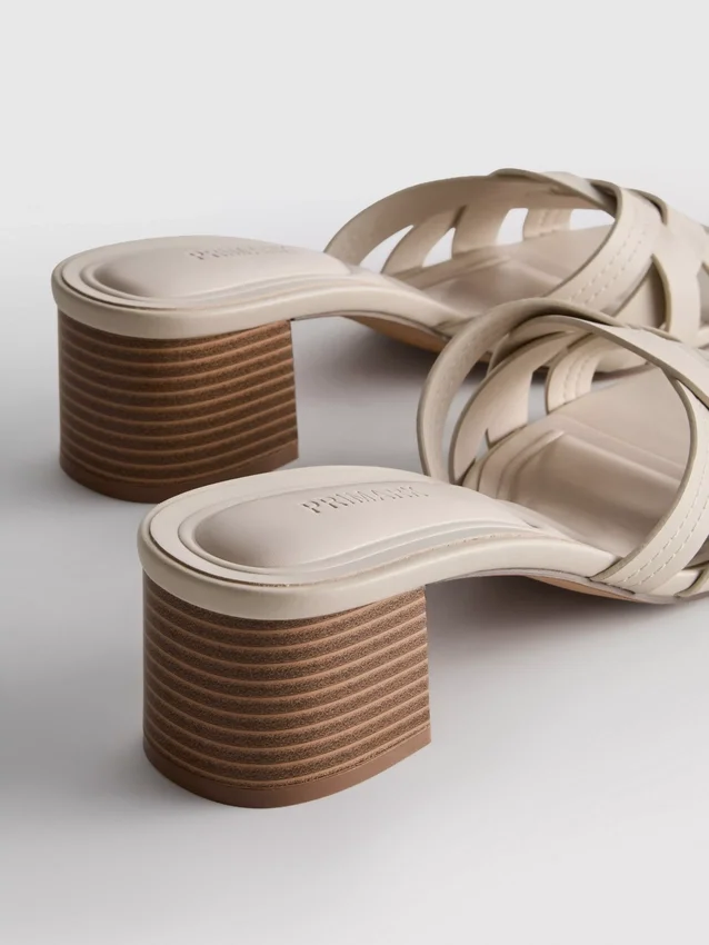 Mules de tacón grueso con tejido de imitación de cuero