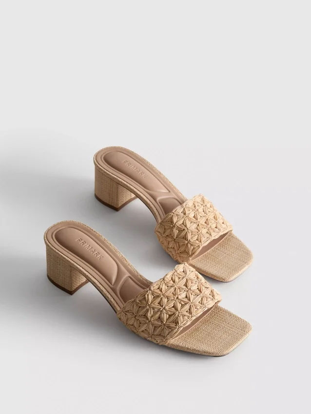 Mules de tacón grueso de rafia