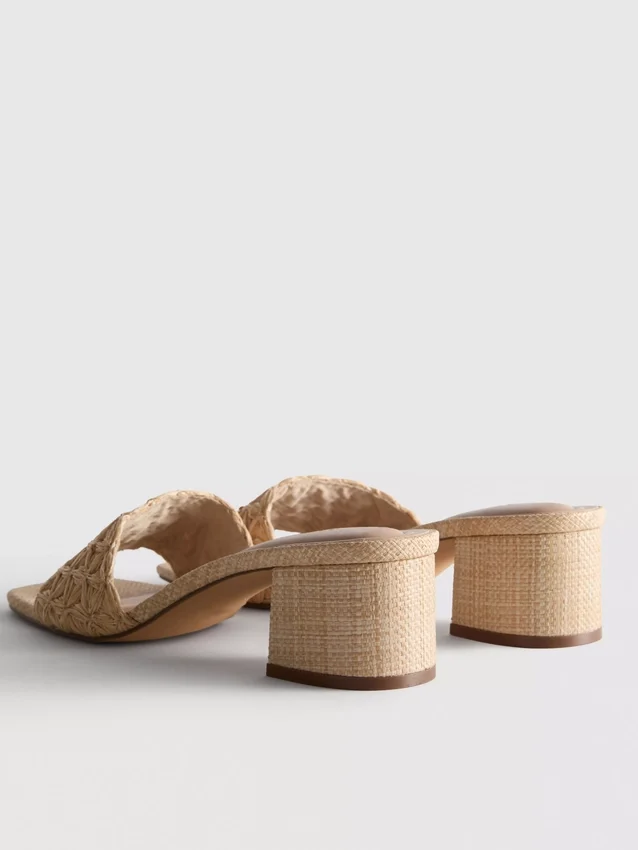 Mules de tacón grueso de rafia