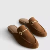Mules tipo mocasín con detalle de bocado