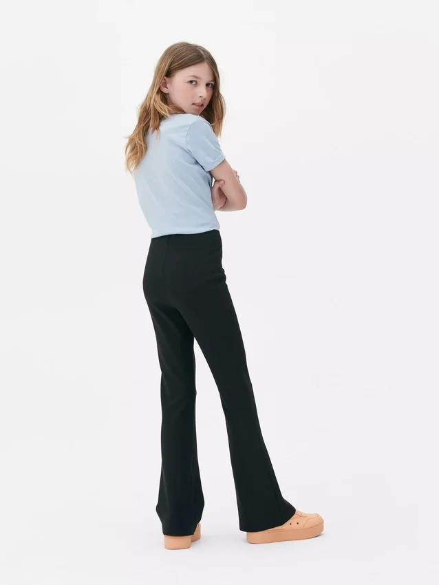Pantalones acampanados acanalados