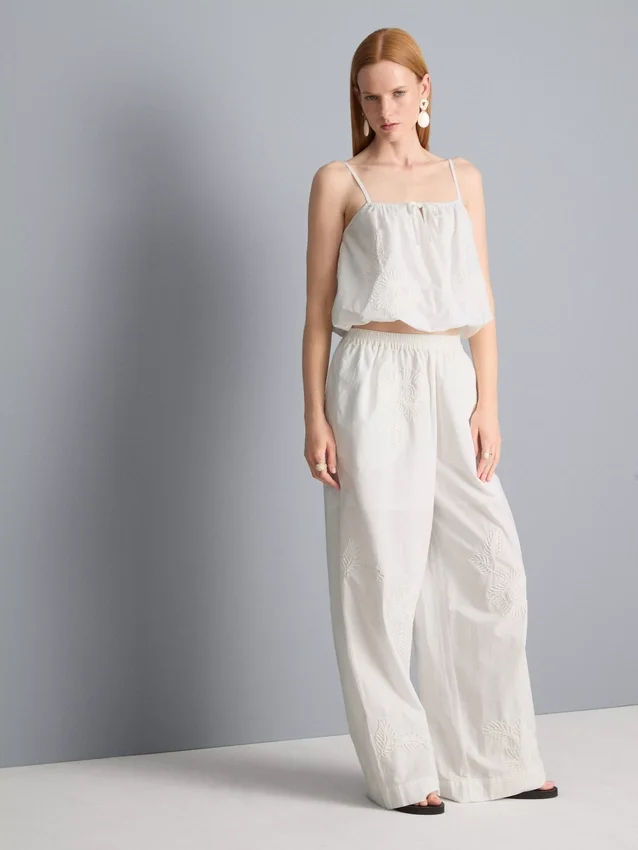Pantalones anchos de algodón bordados
