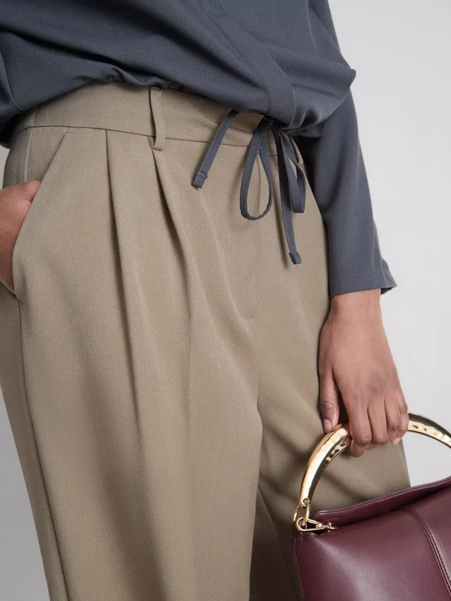 Pantalones anchos plisados