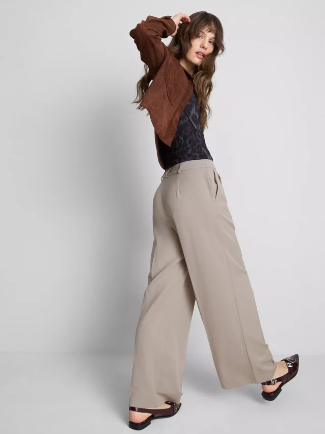 Pantalones anchos plisados