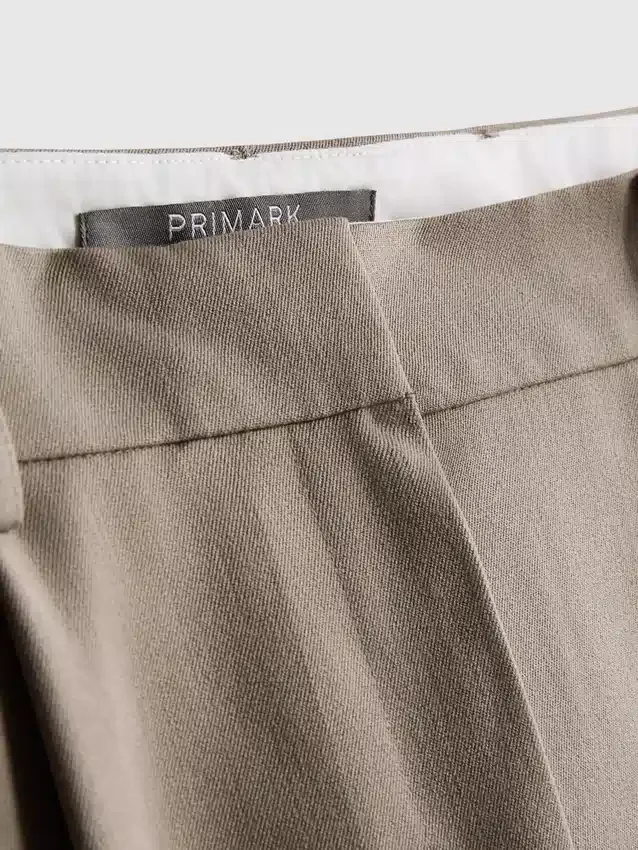 Pantalones anchos plisados