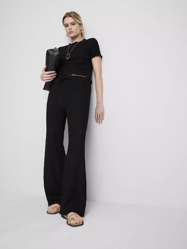 Pantalones arrugados de pierna recta con cordón
