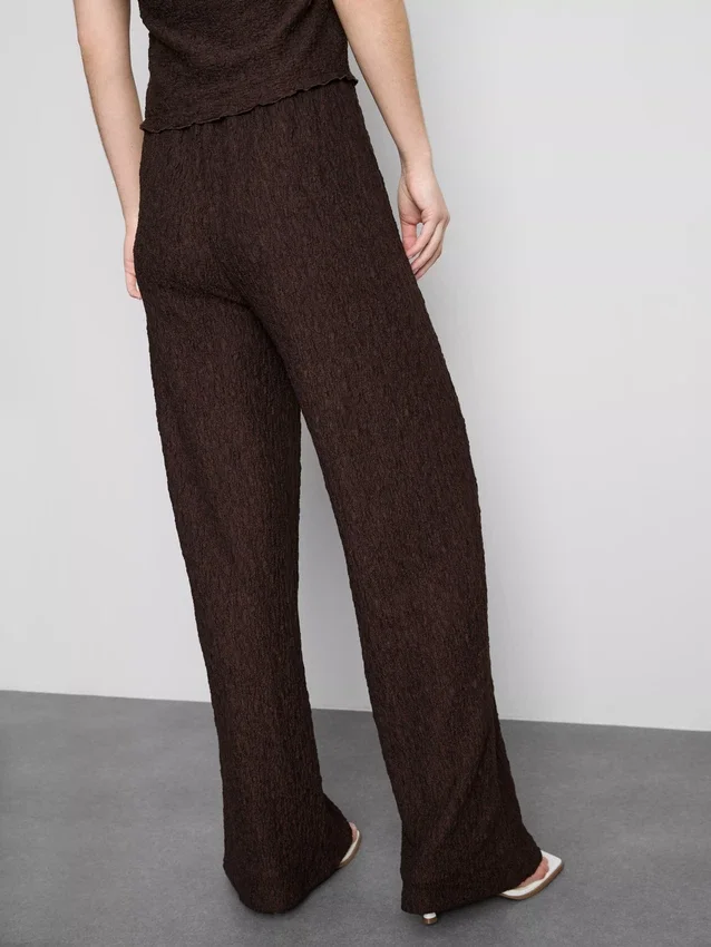 Pantalones arrugados de pierna recta con cordón