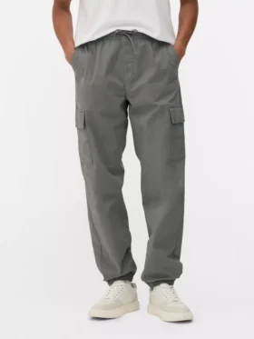 Pantalones cargo con dobladillo