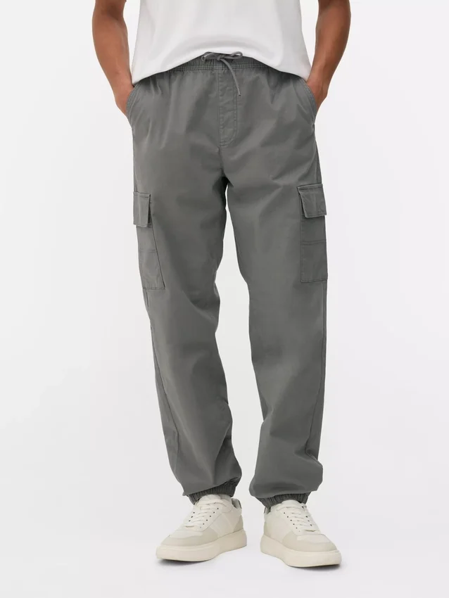 Pantalones cargo con dobladillo