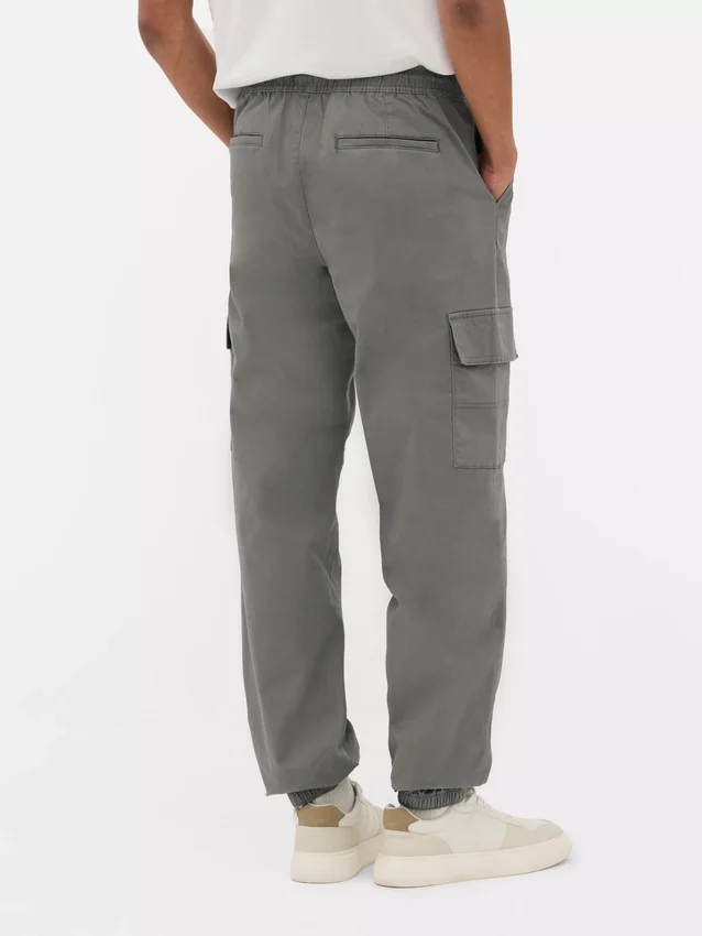 Pantalones cargo con dobladillo