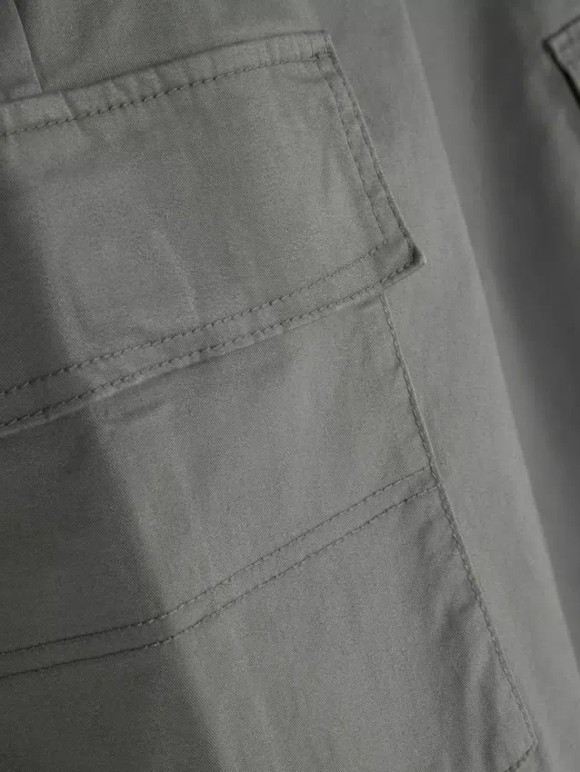 Pantalones cargo con dobladillo