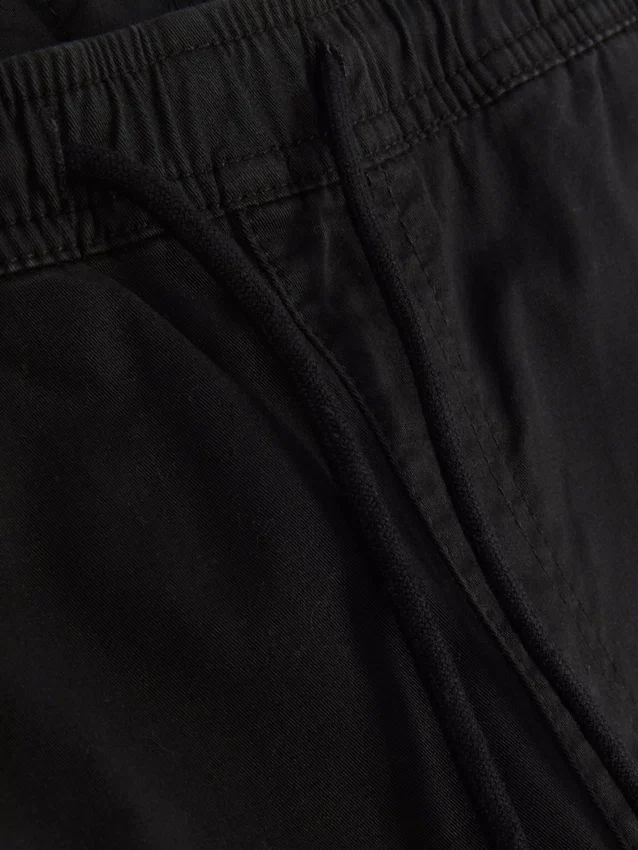 Pantalones cargo con dobladillo