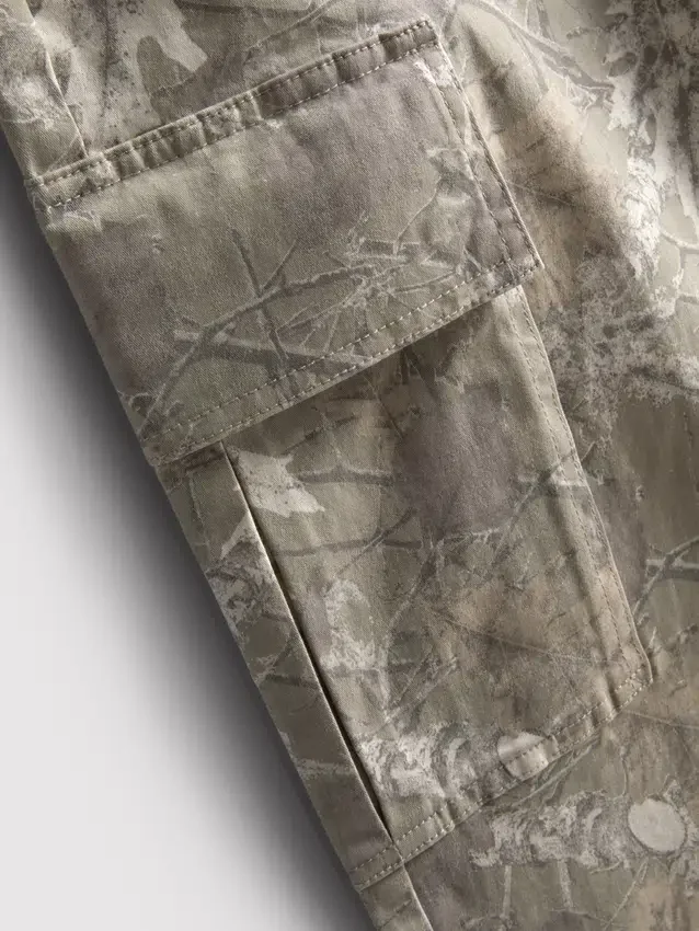 Pantalones cargo de camuflaje
