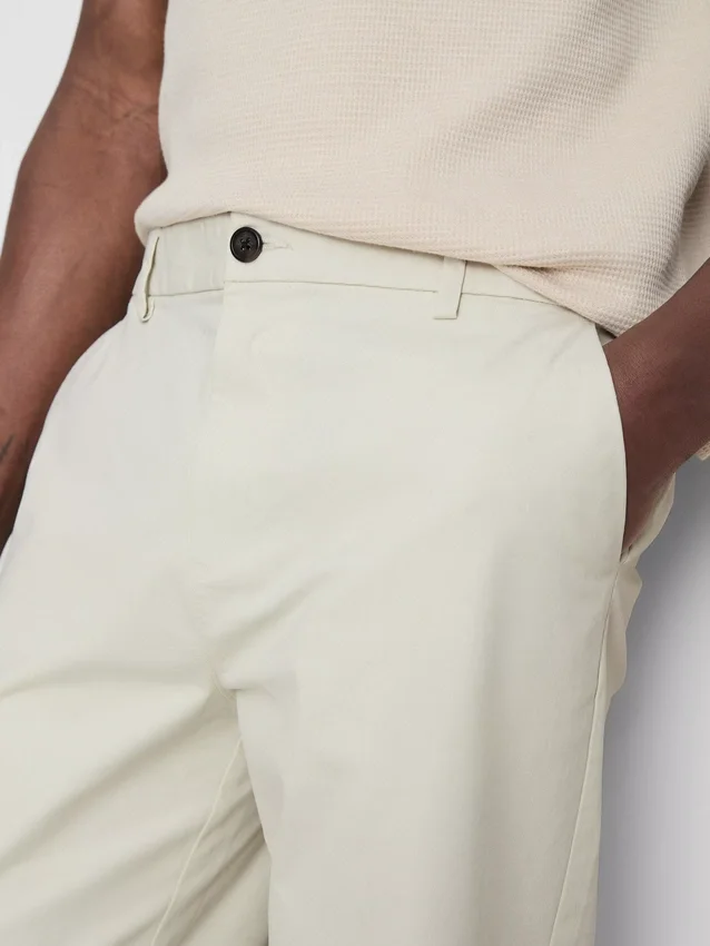 Pantalones chinos ajustados